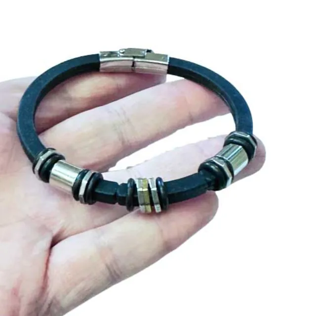 Men's bracelet with black rubber and silver/gold metals