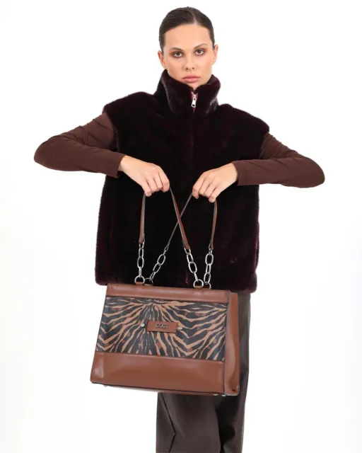 Καθημερινή τσάντα Doca ώμου 22988 animal print καφέ