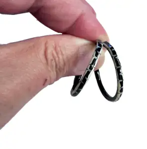 Unisex earrings hoops pair 25mm silver 925 in black colour