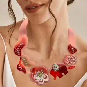 Women's necklace Flowers and Rrinestones in coral