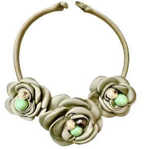 Γυναικείο κολιέ με Λουλούδια και χάντρες πράσινο bode 03674